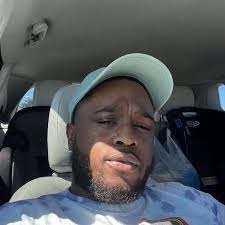 Danyel Simmons's Instagram, Twitter & Facebook