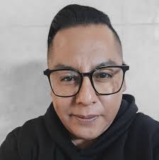 30 PREGUNTAS QUE PUEDES HACER A UN SKATER 🛹 Escoge una y la respondo 👀  01: ¿Cómo comenzaste a patinar? 02: ¿Con quién fuiste por última vez a  darle? 03: ¿Te arrepientes