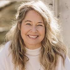 Renee Peterson's Instagram, Twitter & Facebook