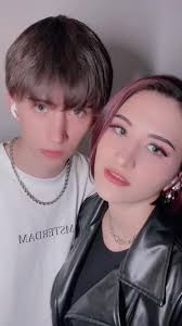 女の子は美形か可愛い系どっちが好き？#テオの姉 #ラウラ #美容学生 #