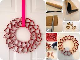 Oda içerinde çocuklara ve aynı zamanda biz büyüklere bir festival havası yaşatmak için renkli kağıtlar, kumaş parçaları bu işe farklı 10 farklı şekilde tasarım edilerek malzeme olmuşlar. El Isi Kapi Susu Orneklerine Bayilacaksiniz