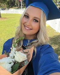 Darcie Bennett (@darcie.bennett) • Instagram photos and videos