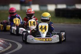 Champion du monde des voitures de sport en 1984 , il s'est qualifié à vingt reprises en formule 1 et a inscrit quatre points. Kart Images Lat Images