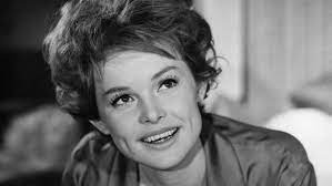 September 1964) er en dansk autodidakt instruktør. Ghita Norby Google Sogning Portraetter Skuespiller