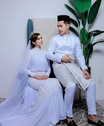 Apa saja si tua kalau lakinya pakai baju melayu, kau katakan dia nak pergi kahwin kalau lakinya pergi meeting balik. 20 Ide Baju Akad Nikah Pria Melayu Jm Jewelry And Accessories