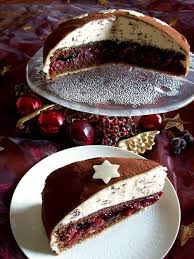 Festliche Schoko Kirsch Weihnachtstorte Mit Verpoorten Original Kuchenrezepte Mit Eierlikor Rezept Weihnachtliche Kuchen Und Torten Kuchen Und Torten Kuchen Rezepte