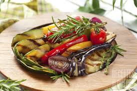 Salade De Legumes Grilles Et Fromage De Chevre Recettes Du Quebec Grilled Vegetable Recipes Grilled Veggies Grilled Vegetables