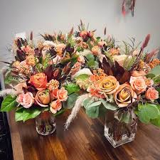 Happy Wedding Wednesday! 💐 We're...