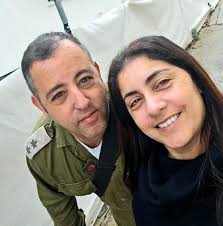 13256 קצין בחובה אני מתחרט שאני קצין, מתחרט שאני בחרתי לייצג את הצבא בחוסר  היגיון שלו מול החיילים, לקבל החלטות מערכתיות ולא הגיוניות יום יום רק כי  הגורמים מעלי תמיד יהיו שם