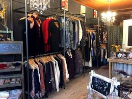 Can be added to, or adapted, as required using a wide range of available accessories. 39 Diy Retail Display Ideas From Clothing Racks To Signage Simplified Buildingto In 2021 Boutique Clothing Rack Store Design Boutique Retail Store Design Boutiques