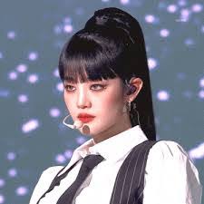 Lisa Minnie's Instagram, Twitter & Facebook