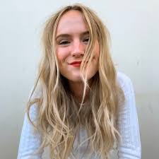 Lauren Lundberg's Instagram, Twitter & Facebook