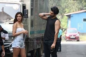Malang Aditya Roy Kapur And Disha Patani Get Super Chatty On The Sets Of Their Film The film is directed by mohit suri. malang aditya roy kapur and disha