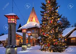 Visitez le site officiel du vrai père noël à rovaniemi, la capitale de laponie finlandaise. Rovaniemi Finlande 5 Mars 2017 Bureau Du Pere Noel A Santa Village Avec Des Arbres De Noel Dans La Nuit Illuminee Avec De La Lumiere Laponie Finlande Sur Le Cercle Arctique