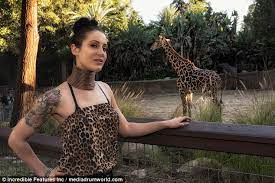 Sydney giraffe woman without rings. Giraffe Woman Gives Up On Her Quest To Have A Long Neck Daily Mail Online