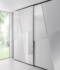 L'armadio moderno per eccellenza è certamente quello caratterizzato dalla presenza di ante scorrevoli: Stile Ed Eleganza Al Top Con L Armadio Scorrevole Accordo Mobili Rossetti