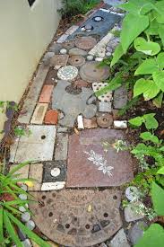 42 Kreative Upcycling Ideen Wie Man Den Eigenen Gartenweg Anlegen Kann