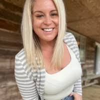 Kimberly Mills's Instagram, Twitter & Facebook