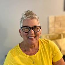 Melina Moore (@melinamoore9)