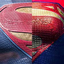 And today, fans get their first glimpse of sasha calle (the young and the restless) rocking the supergirl suit. Kkks3i6cknkf2m