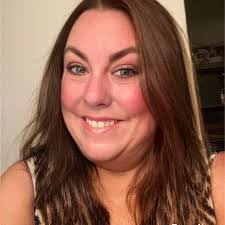 April Deese's Instagram, Twitter & Facebook