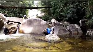 Air terjun jelawang, atau air terjun stong terletak dalam hutan simpan gunung stong, dabong, kelantan. Air Terjun Tertinggi Di Asia Gunung Stong Lata Belakang Muzik Happy Times Youtube