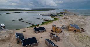 The first island was inaugurated on 24 september 2016. Horeca Vakantiehuisjes En Atelier Op Marker Wadden Als Je Hier Bent Zie Je Pas Hoe Bijzonder Het Is Lelystad Destentor Nl