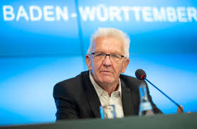 Der früheste beginn der herbstferien 2021 in deutschland ist am 02.10.2021. Coronavirus In Baden Wurttemberg Das Sagen Kretschmann Und Eisenmann Zu Verlangerten Ferien Baden Wurttemberg Stuttgarter Nachrichten