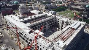 On december 17th, 2020, the inauguration of the humboldt forum was staged online due to the pandemic crisis. Berliner Schloss Humboldt Forum Offnet Nicht Wie Geplant 2019 Zdfheute