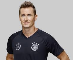 Große auswahl an miroslav klose t shirt 11. Miroslav Klose In Oppeln Und Chronstau Polen Zu Besuch Deutsche Minderheit Sozial Kulturelle Gesellschaft Der Deutschen Im Oppelner Schlesien