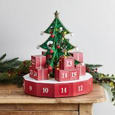 Ce calendrier de l'avent dolfin ravira aussi bien les petits que les grands. Calendrier De L Avent Sapin De Noel 3d En Bois Lights4fun Fr