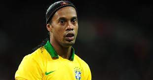 Ronaldo de assis moreira, commonly known as ronaldinho gaúcho or simply ronaldinho, is a brazilian former professional footballer and curren. Menyedihkan Mega Bintang Sepakbola Brazil Ronaldinho Jatuh Miskin Hartanya Disita Pengadilan