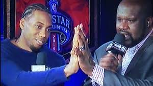 Kawhi leonard is an american basketball player who currently plays for the nba's toronto raptors. Kawhi Leonard S Hand Compared To Paul George S Hand Fadeaway World