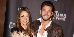 Rayane bensetti (pep's et danse avec les stars) et thierry samitier (nos chers voisins) guests de joséphine ange gardien le 3 novembre sur tf1. Ce Mariage Qui A Enfin Reuni Denitsa Ikonomova Et Rayane Bensetti Cosmopolitan Fr