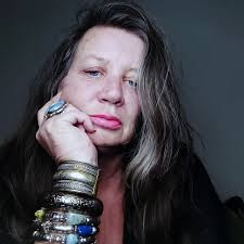 Tessa Bell (@hippiegirlvintage) • Instagram photos and videos