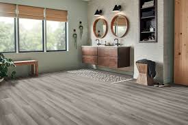 Many people are surprised to find that when looking for hardwood flooring for their home, hardwood isn't the only option. Tile That Looks Like Wood