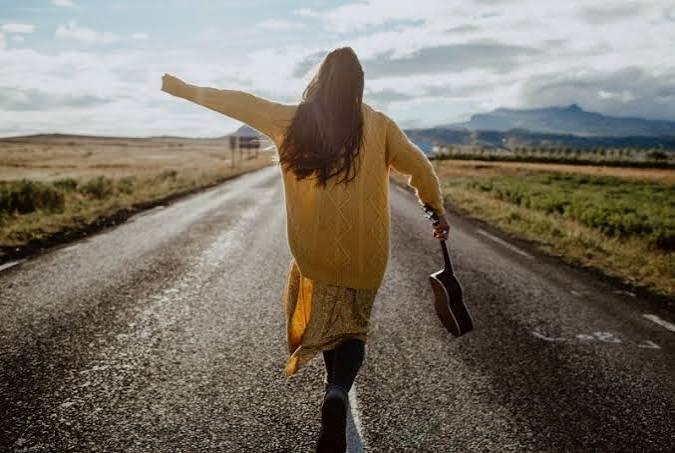 10 Phrasal verbs con GO en inglés para ir sobrado