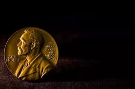 Premiul nobel pentru economie a conferit legitimitate unor modele de risc care au provocat pierderi investitorilor şi costuri pentru contribuabilii obligati sa achite nota de plata prin intermediul bugetelor de stat. A Fost Acordat Premiul Nobel Pentru Economie