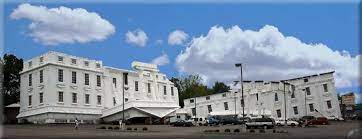 wisconsin dells upside down white house by top secret inc it is basically the white house building that appe wisconsin dells wisconsin wonders of the world