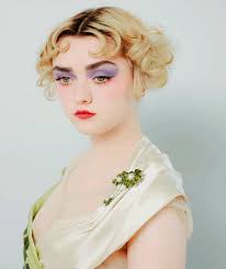 Maisie Williams Redefines Elegance with Unique Style and Confidence