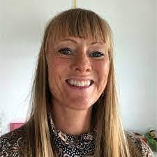 Dina Witt's Instagram, Twitter & Facebook