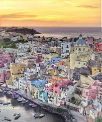 Procida Cosa Vedere E Fare Sull Isola E Sul Monte Di Procida Con Immagini E Foto Del Mare E Delle Spiagge Piu Belle Procida Island Travel Purpose Of Travel