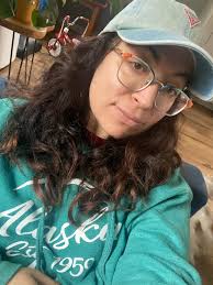 Some fun facts about me I'm a mom of 2 boys Paint abstract expressionism  Take care of 60 plants Live by the ocean I'm writing a book about life And  I'm trying