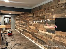 Rustic wood, barn wood, weathered wood, charred wood, faux wood Diy Pallet Walls The Who What Where How Of Our Beautiful Pallet Wall The Decor Formula