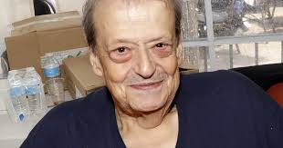 Dans une interview à voici, parue le 14 août 2020, carlito évoque sa relation difficile avec son père, guy carlier. Guy Carlier Papa Fier D Antoine Et Motive A 70 Ans J Ai Maigri Purepeople