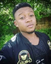 Actor Zubby Michael slammed for wearing red T-shirt to Junior Pope's funeral