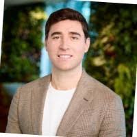 Dean Wenz's Instagram, Twitter & Facebook