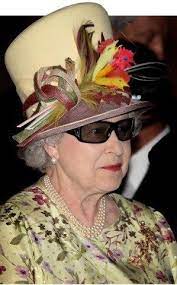 Pin By Gladys Quintanilla Gonzalez On Queen Elizabeth Queen Elizabeth Queen Hat Her Majesty The Queen