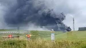 On tuesday, a massive explosion shook germany's western city of leverkusen, show multiple videos posted on social media. Efhozfb F2z3jm