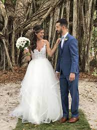 Hayley Paige Pepper Gown Used Wedding Dress Save 15 Wedding Dresses Wedding Gown Inspiration Used Wedding Dresses